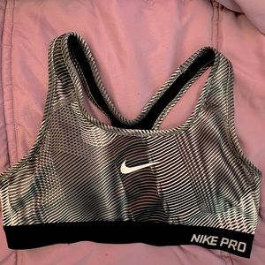 Nike Pro Classic DRI-FIT padded sports bra